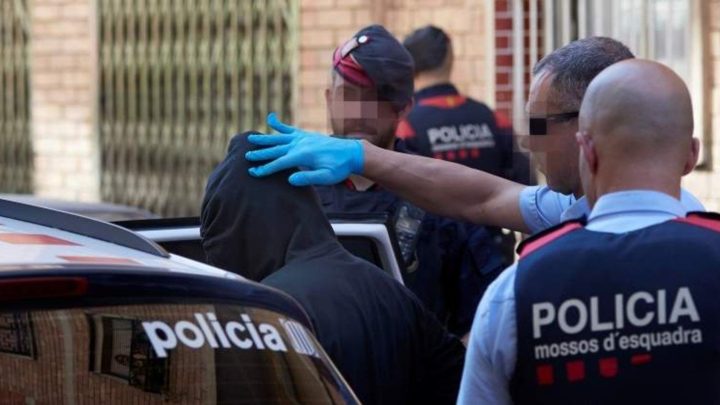 Detenido y puesto en libertad un ladrón que robó en 30 casas de Barcelona